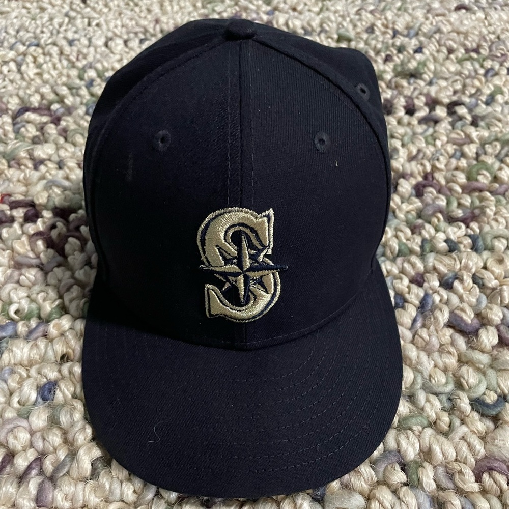 mariners inaugural season hat!